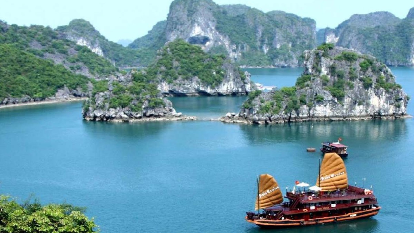 halong-bay-tour